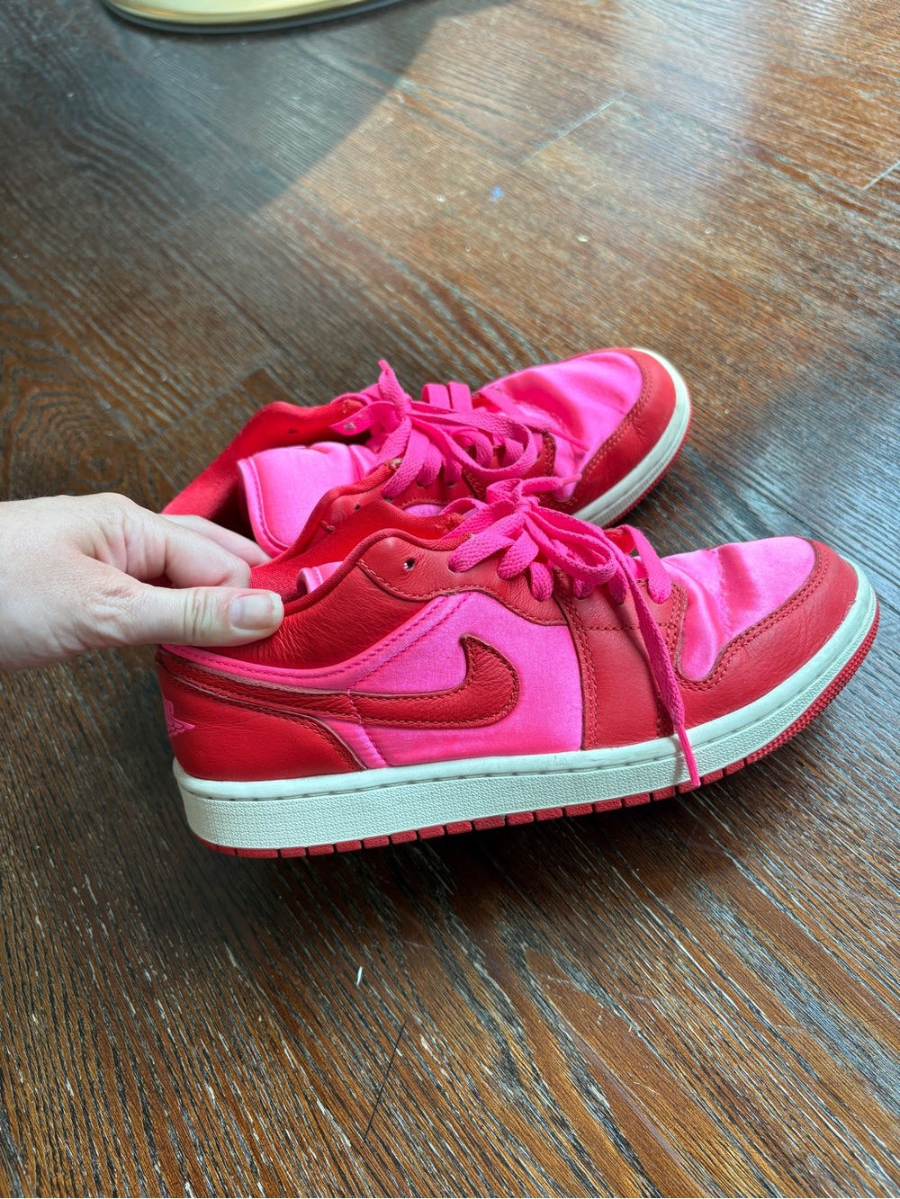 Air Jordan 1 Low SE Pink Blast